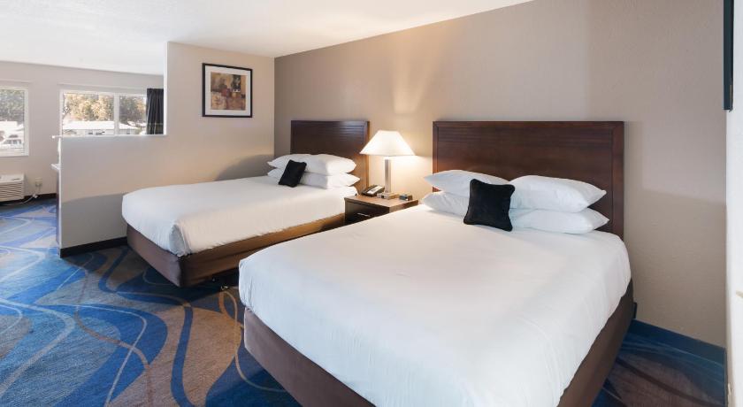 Red Lion Inn And Suites Kennewick Tri Cities Kennewick Wa 2021 Updated Prices Deals [ 460 x 840 Pixel ]