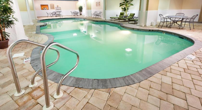 Country Inn & Suites by Radisson, Virginia Beach (Oceanfront), VA