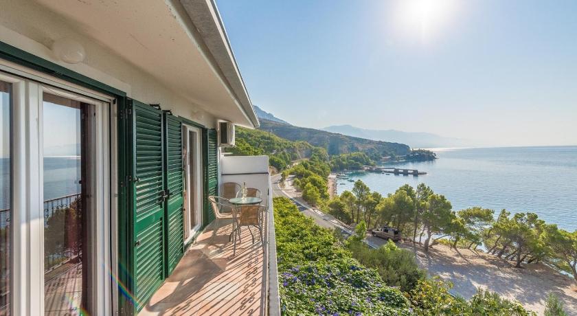 Apartments Vukovarac — Hotel in Omis