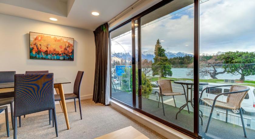 Lakefront Apartments photo