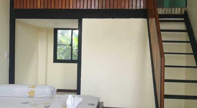 Image of Deluxe Family Suite 14