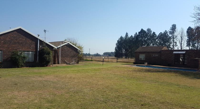 House, Cottage and Contractors Manor photo