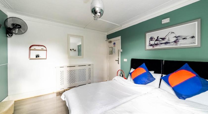 Image of Double or Twin Room with Shared Bathroom 11