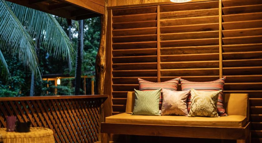 Image of Palm Suite 14