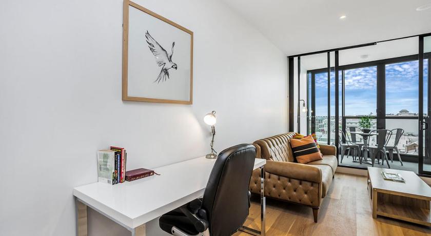 KOZYGURU FORTITUDE VALLEY 2 BED DESIGNER APT + FREE PARKING QFV179-803 photo