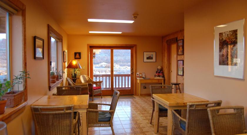The Rim Rock Inn photo