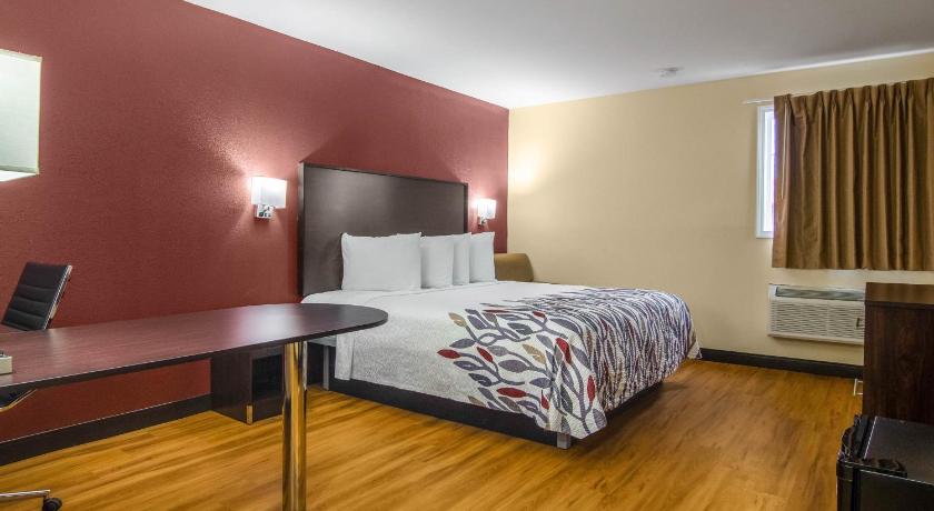 Red Roof Inn Perrysburg photo