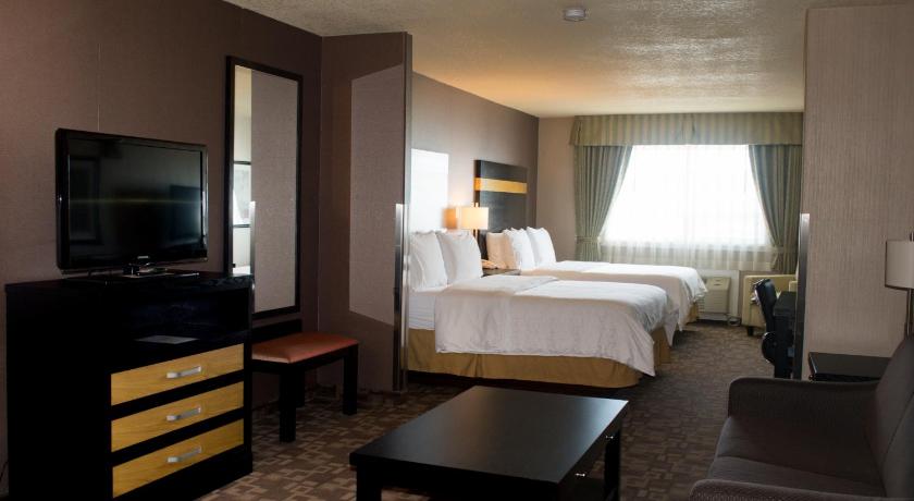 Holiday Inn Express and Suites Dawson Creek