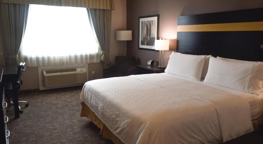 Holiday Inn Express and Suites Dawson Creek