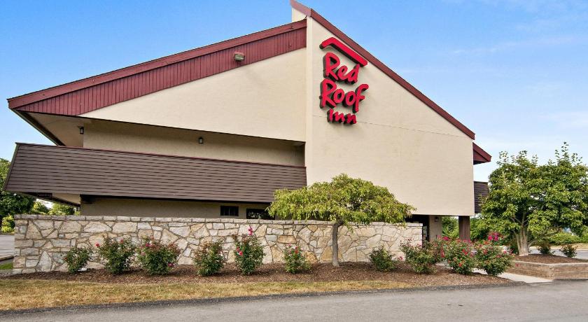 Red Roof Inn Fairmont photo