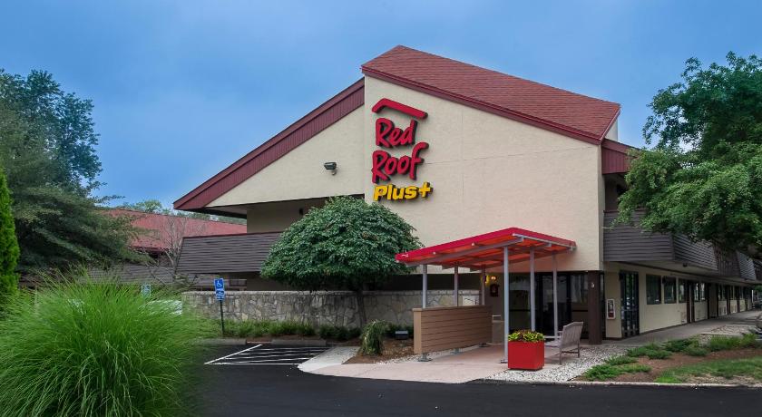 Red Roof PLUS+ West Springfield photo