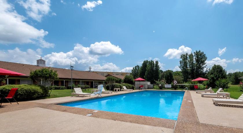 Red Roof Inn Meridian