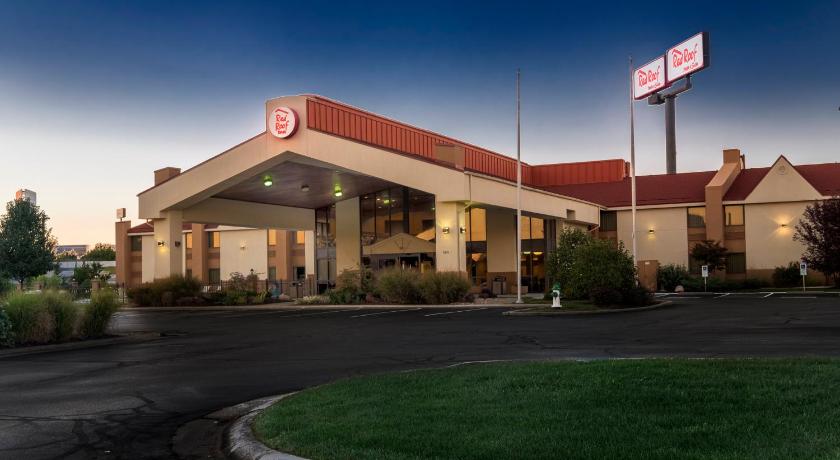 Red Roof Inn & Suites Cincinnati North - Mason photo