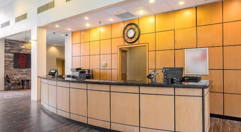 Red Roof Inn & Suites Mt Holly - McGuire AFB photo