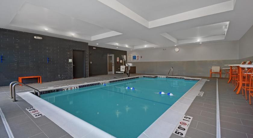 Holiday Inn Grand Rapids North photo