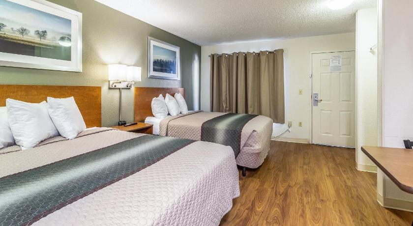 Image of Studio 2 Queen Beds Non-Smoking 0