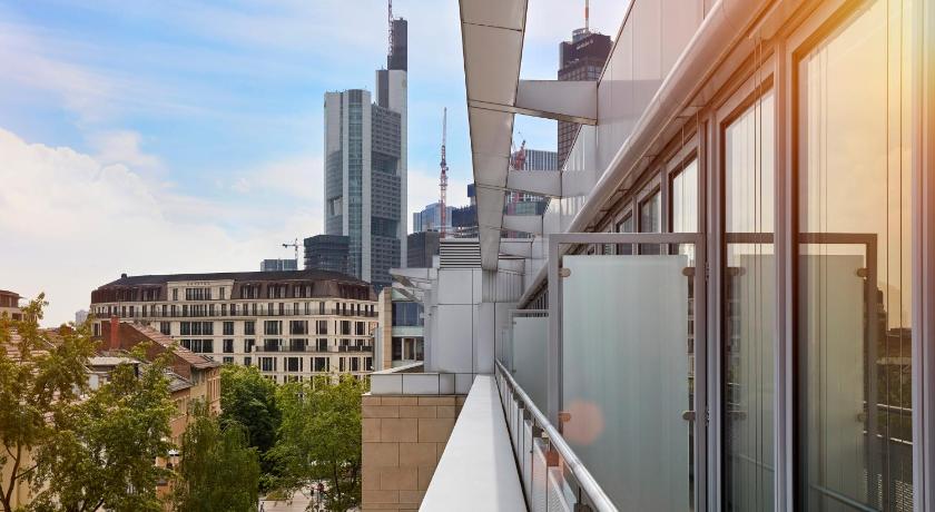 the doorman welle frankfurt am main your vacation awaits in frankfurt am main