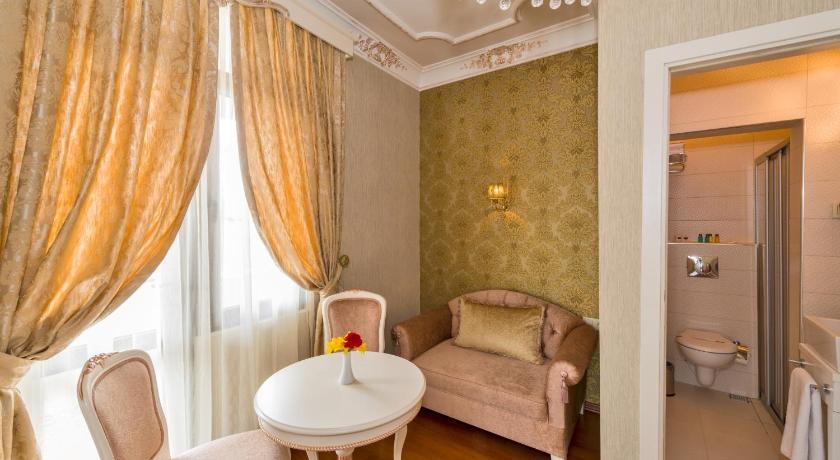 Image of Family Room 9