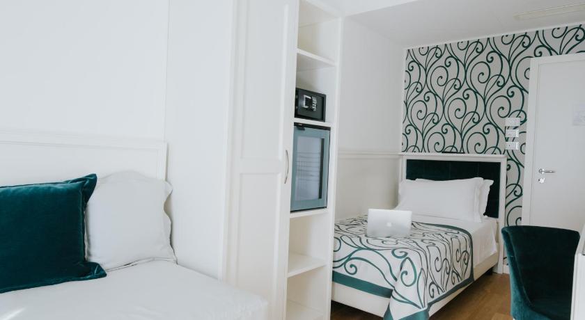 HOTEL CITTA' DI PARENZO photo
