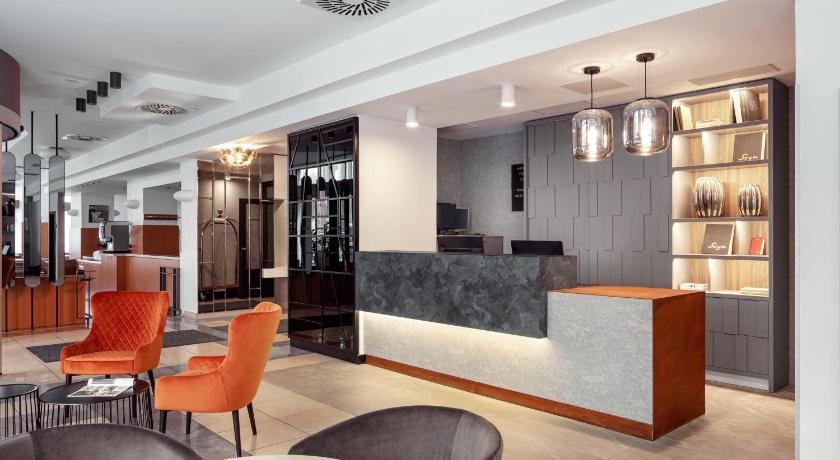 Astoria Hotel photo