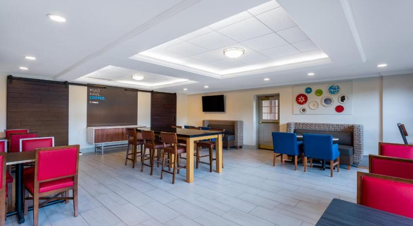 Holiday Inn Express Hotel & Suites King of Prussia