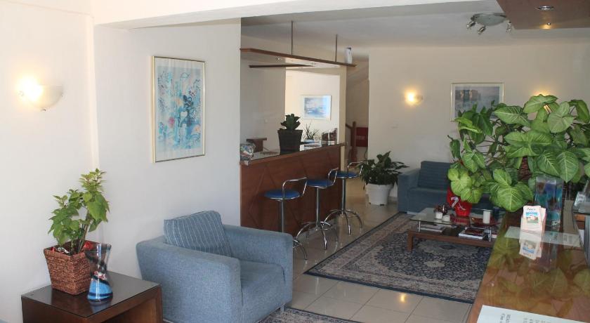 Peri's Hotel photo