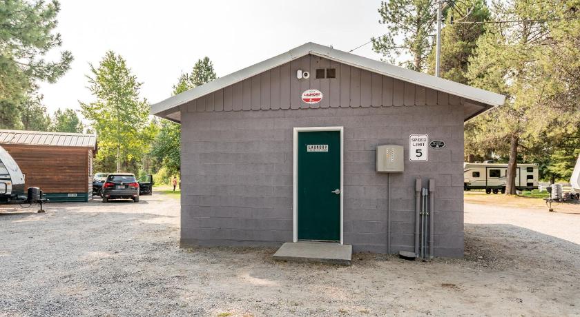 Crater Lake Resort photo