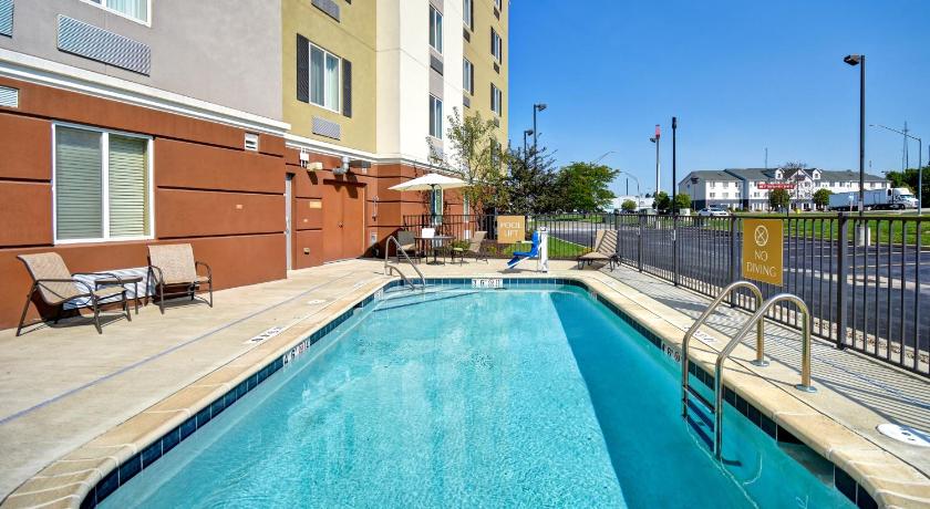 Candlewood Suites St Clairsville photo