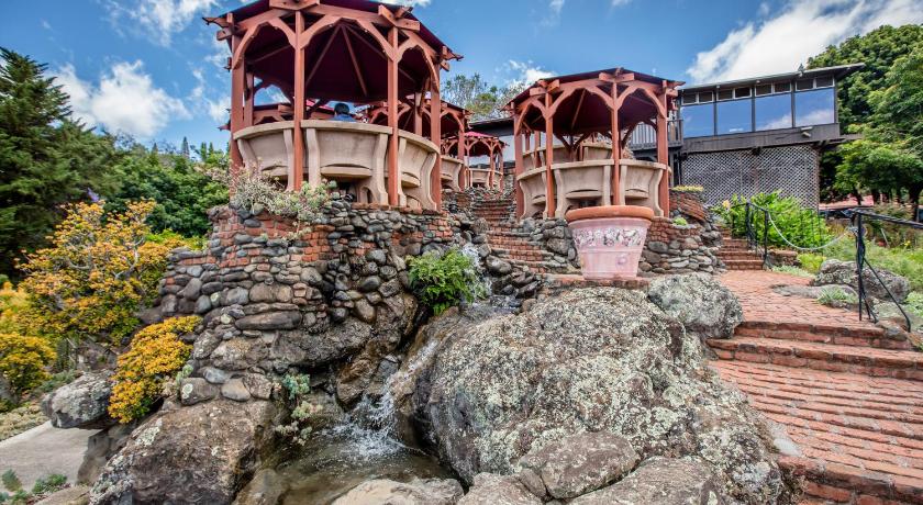 Kula Lodge photo