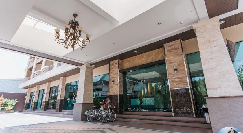 パッタルン The Centris Hotel Phatthalung 4つ星 ホテル スイート