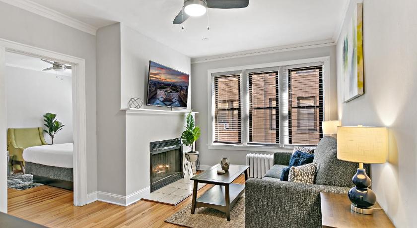 Lively Rejuvenating 1BR in Outstanding Location - Roscoe 2M — Hotel in Chicago (IL)