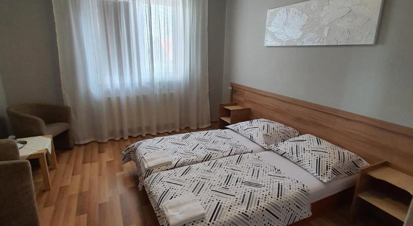 Penzion M.L.K — Hotel in Hlohovec