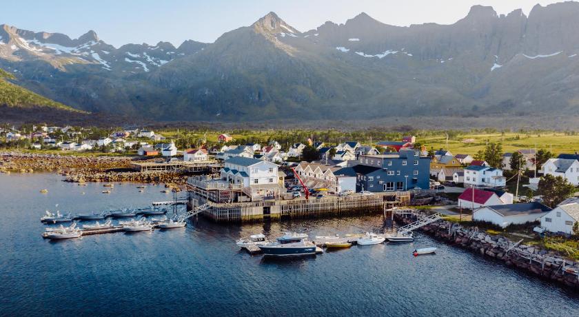 Mefjord Brygge photo