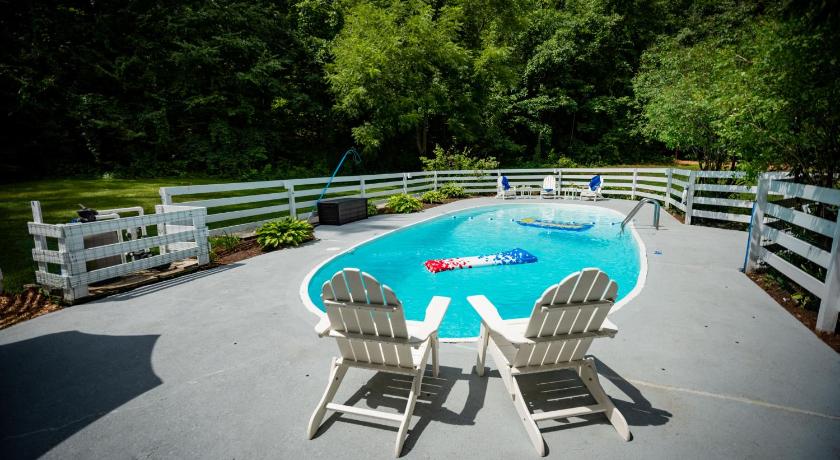 Arcady Mountain Motor Lodge photo