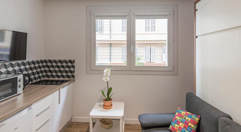 Renovated apartment on the VIEUX PORT photo
