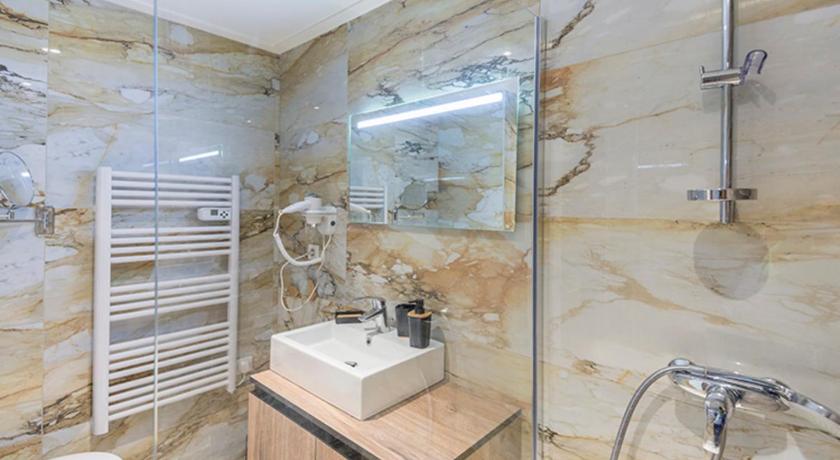 Renovated apartment on the VIEUX PORT photo
