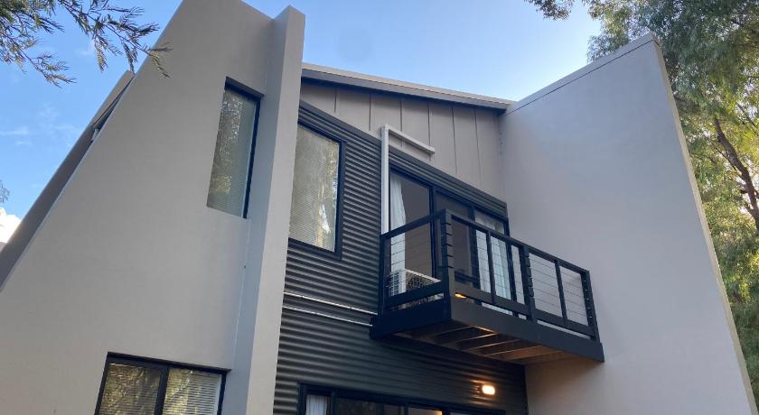 MARGARET FOREST RETREAT Apartment 129 - Located within Margaret Forest, in the heart of the town cen — Hotel in Margaret River