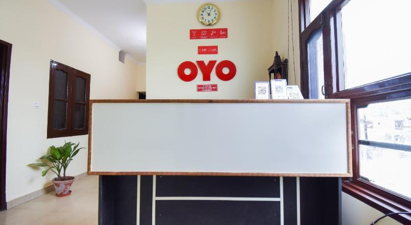 OYO Flagship 49051 Hotel Crown Plaza