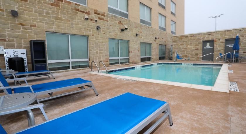 Holiday Inn Express And Suites Forney