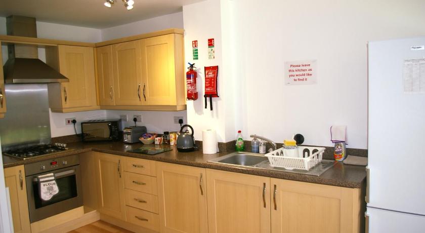 Ladysmith House - Full House - image 12