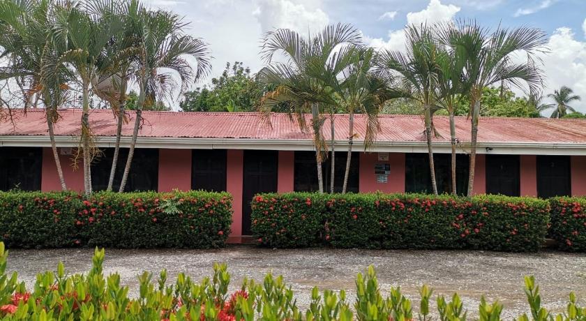 Cabinas Alemar — Hotel in Paquera