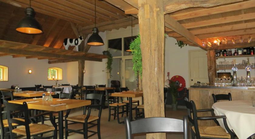 アーネム Vakantiehuis Het Wapen van Heeckeren 4つ星 ゲストハウス レストラン