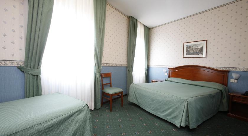 ローマ Adriatic Hotel 2つ星 ホテル ロビー