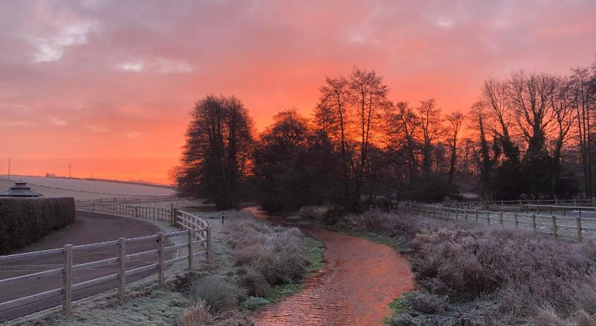 Tewin Bury Farm Hotel