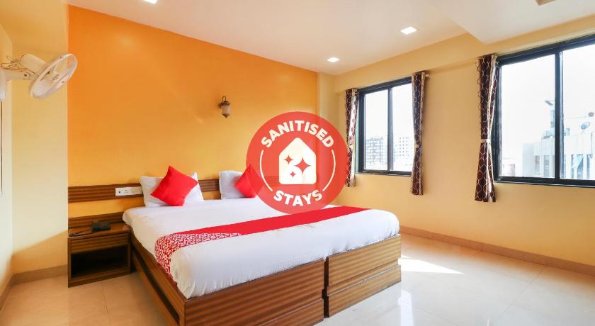 OYO 10679 Hotel Nanashree Executive