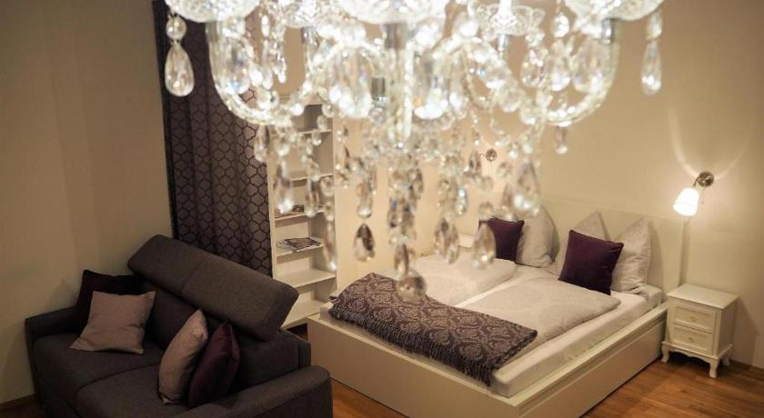 City Residence Apartments FREE Parking & Self Check-in photo