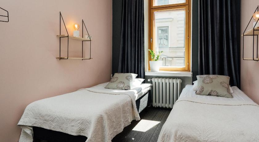 Image of Twin Room with Shared Bathroom 7