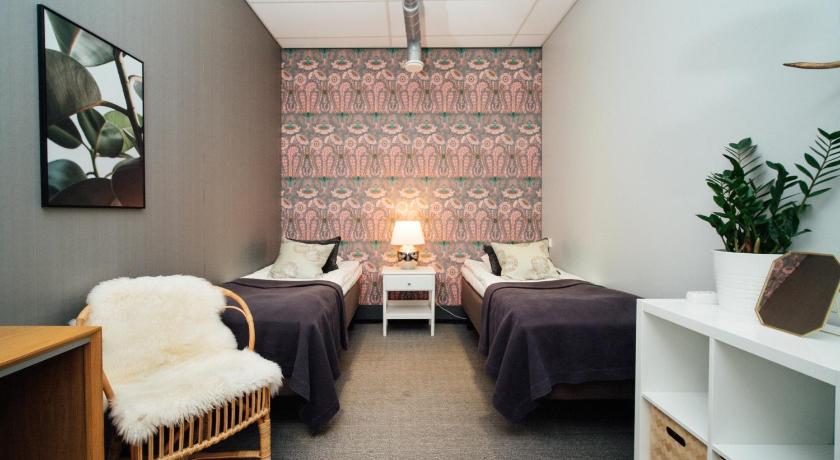 Image of Twin Room with Shared Bathroom 4