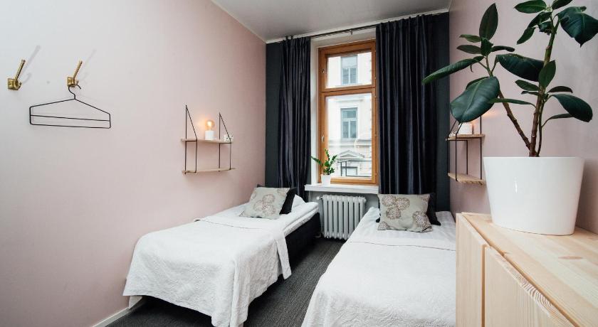 Image of Twin Room with Shared Bathroom 2