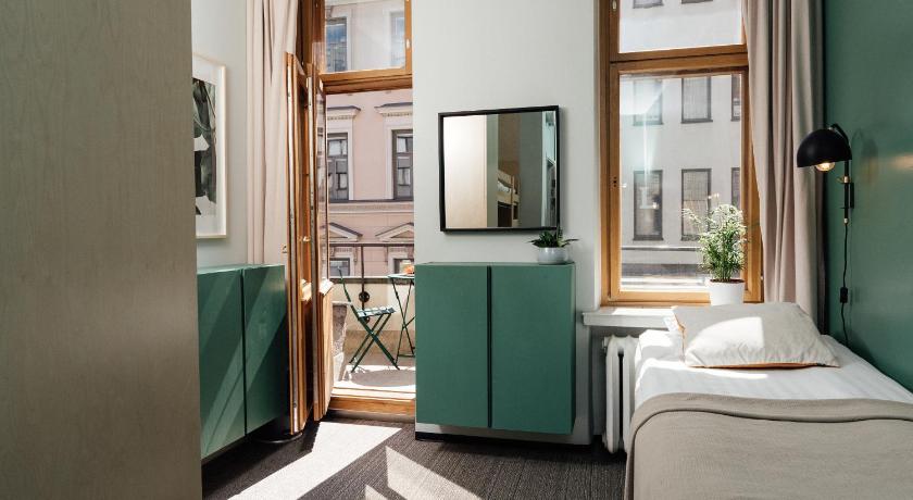 Image of Quadruple Room with Shared Bathroom 2